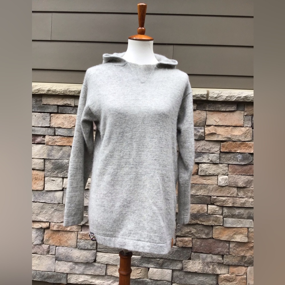 Papa Alpaca hooded sweater made in Peru,size M unisex, note measurements.